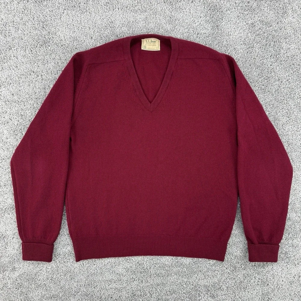 Vintage LL Bean Sweater Men's L Red 100% Virgin Lambswool Made In USA V-Neck